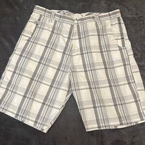 Burnside Mens size 38 Plaid Shorts